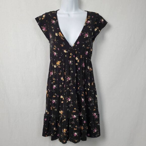 Forever 21 Small Black Floral V-neck sundress - Picture 1 of 10